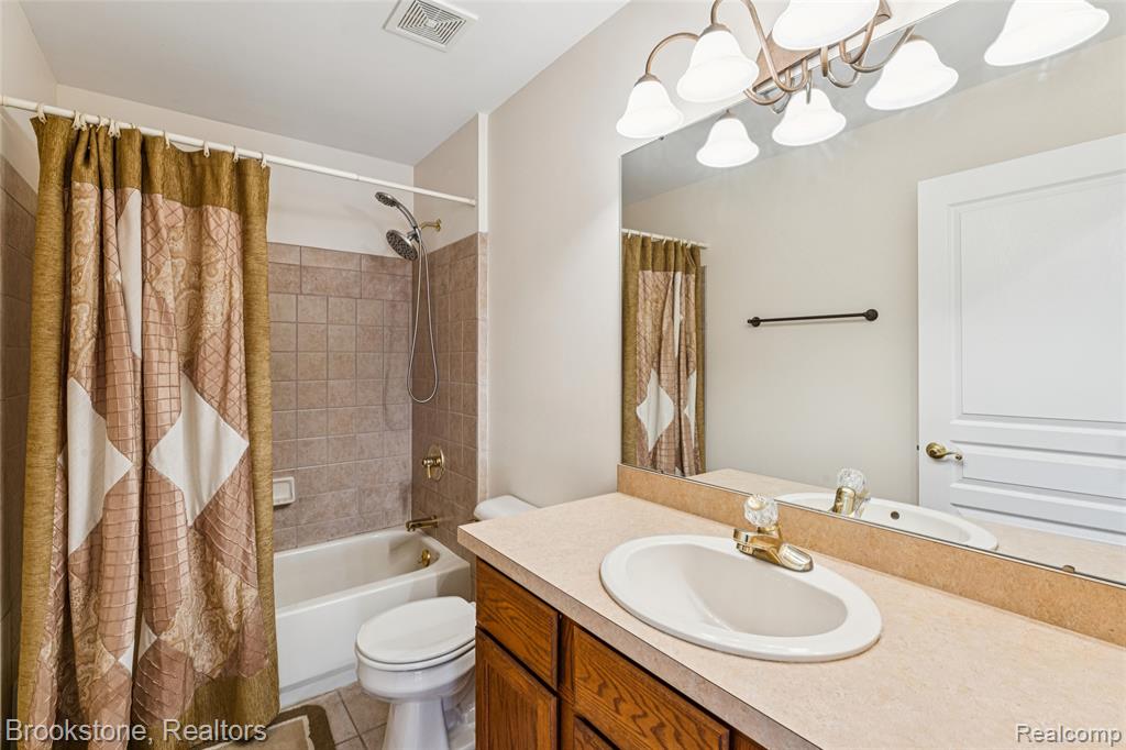 7796 Fountain Hills Lane, Davisburg, MI 48350 — Photo 25