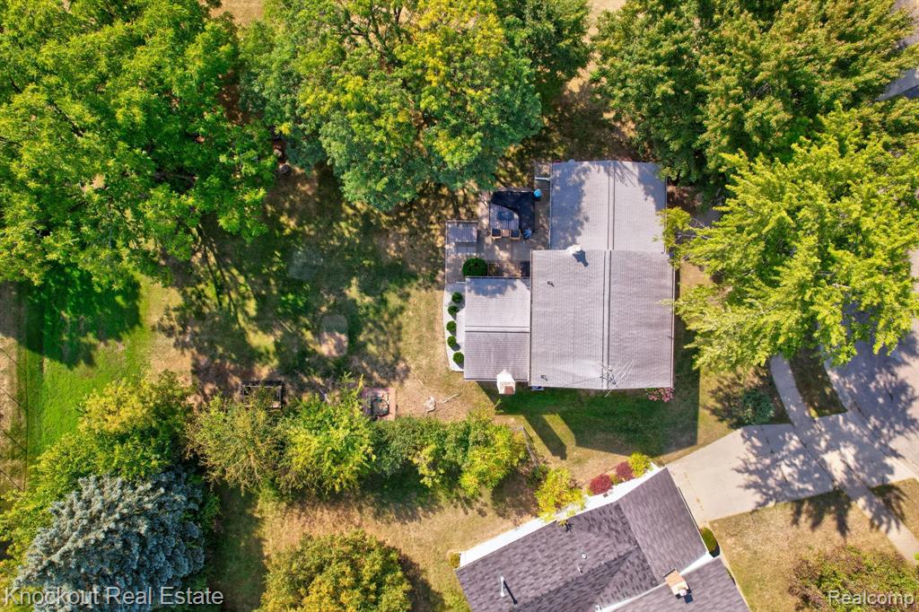 6157 Barker Circle, Waterford, MI 48329 — Photo 51