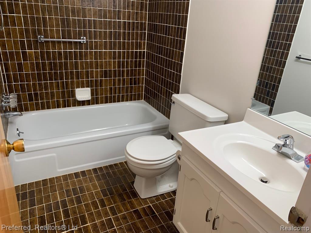 41552 Bedford Drive, Canton, MI 48187 — Photo 16