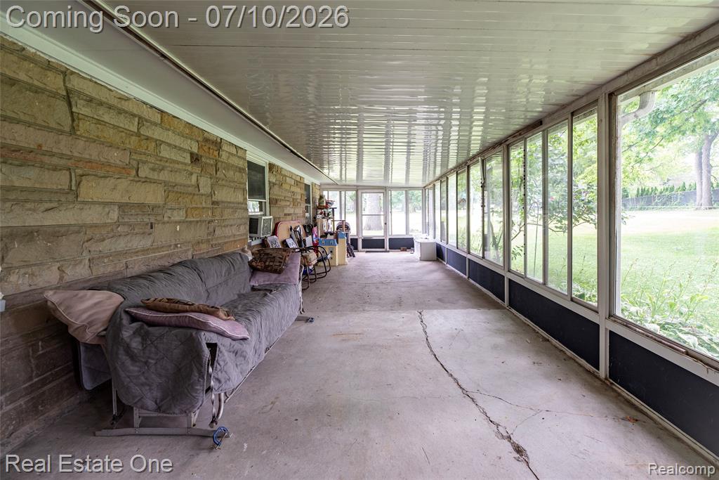 875 S Grey Road, Auburn Hills, MI 48326 — Photo 23