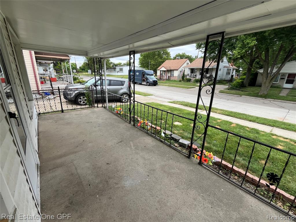 7020 STUDEBAKER Avenue, Warren, MI 48091 — Photo 3