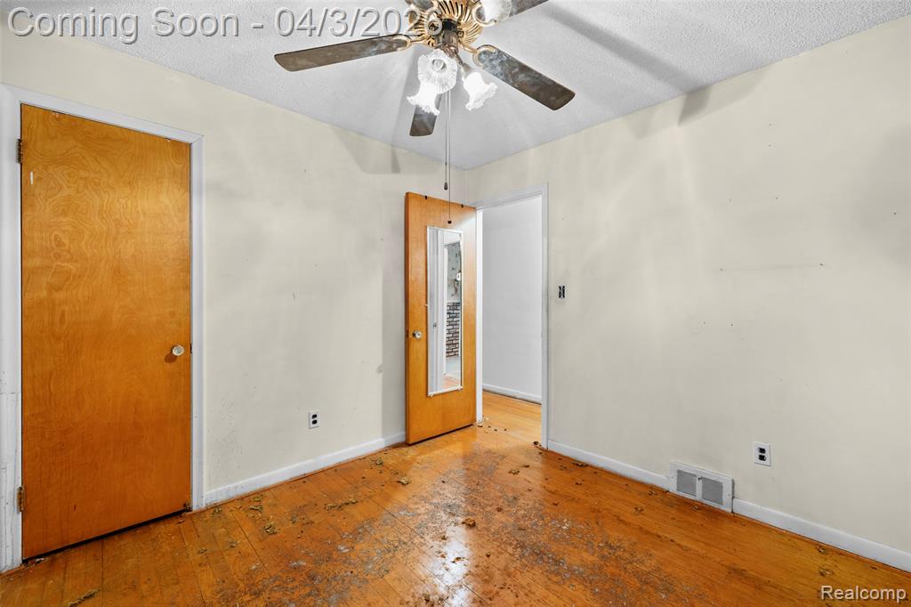 516 E Woodward Heights Boulevard, Hazel Park, MI 48030 — Photo 13