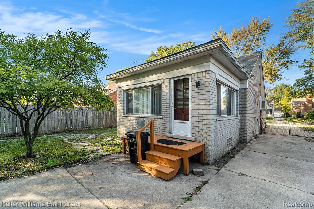 20926 Lennon Street, Harper Woods, MI 48225 — Photo 26