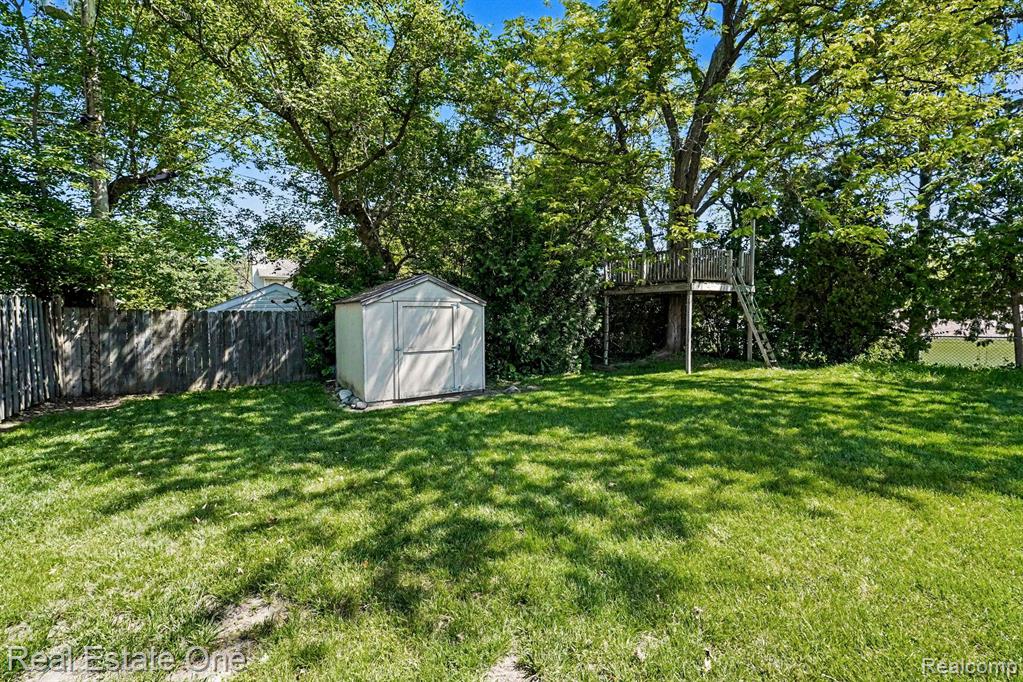 769 Manordale Court, Milford, MI 48381 — Photo 30