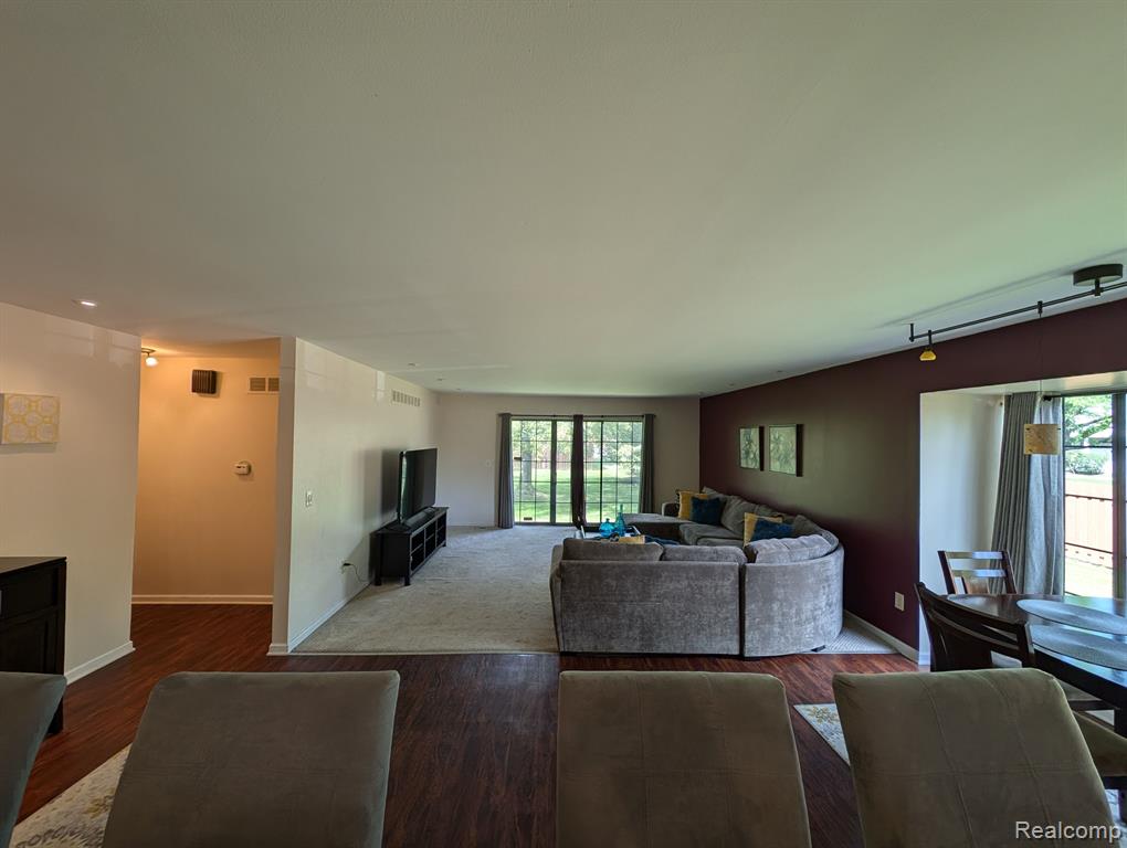 26752 SUMMERDALE Drive, Southfield, MI 48033 — Photo 7