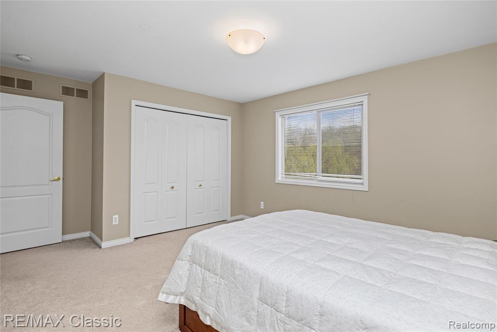 4930 Menominee Lane, Clarkston, MI 48348 — Photo 55