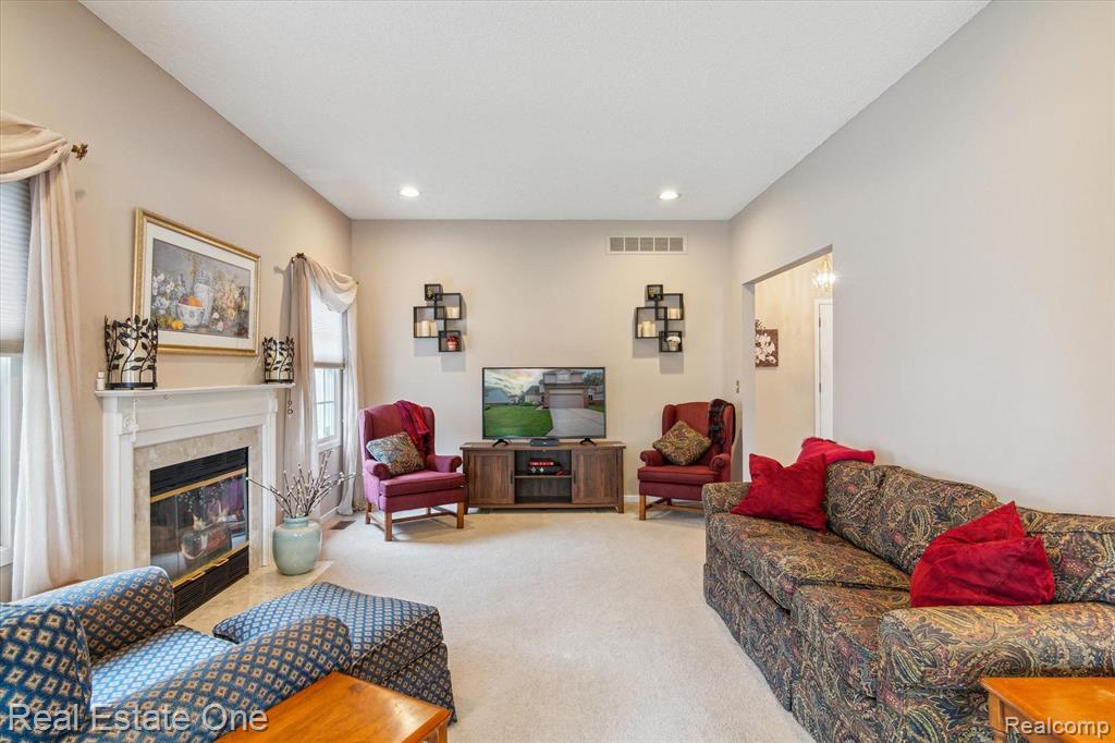 41694 KENILWORTH Lane, Novi, MI 48377 — Photo 12