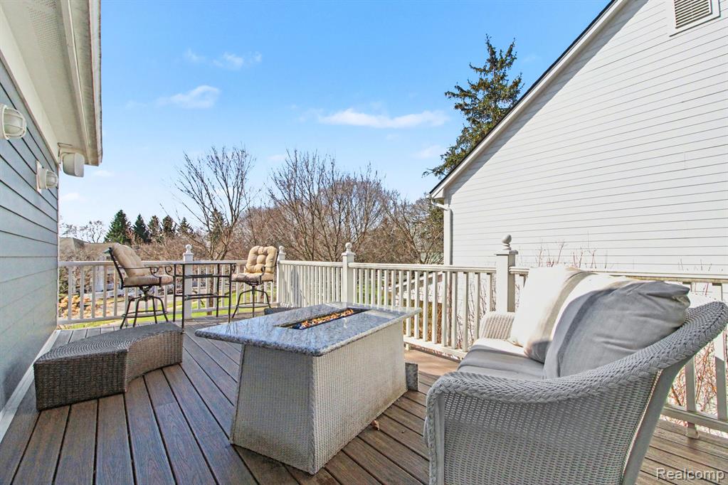 4 Riverbank Drive, Beverly Hills, MI 48025 — Photo 27