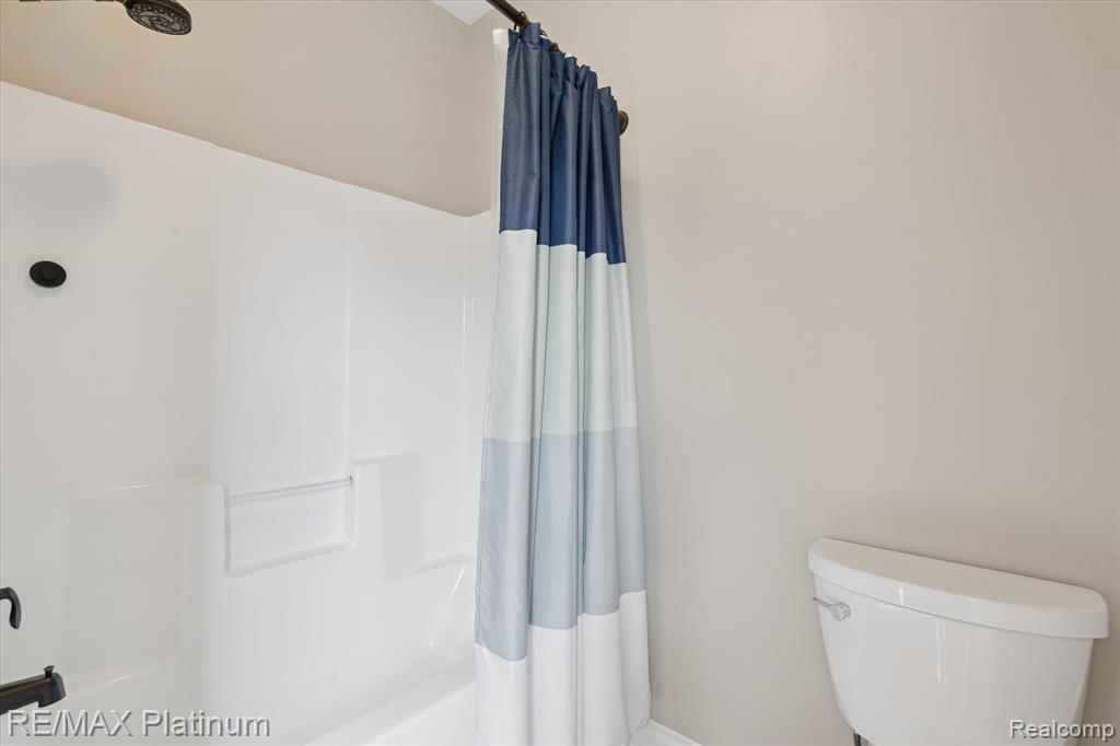 7623 Tipperary Trail, Fenton, MI 48430 — Photo 38