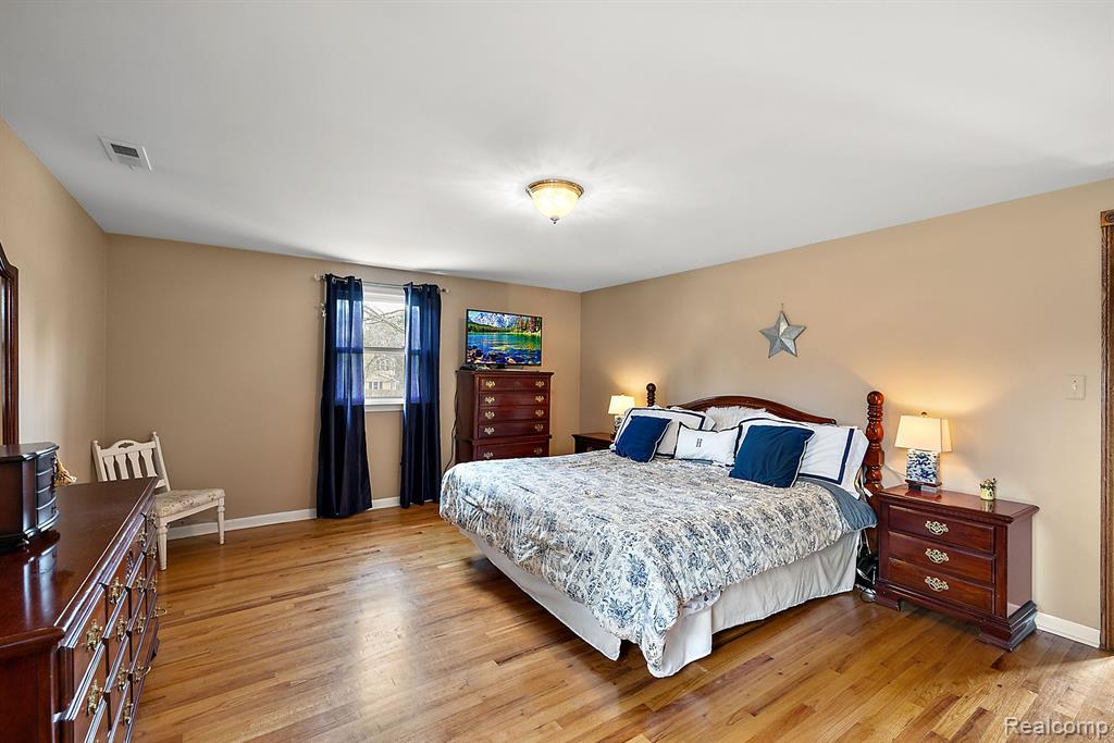 4366 Ardmore Drive, Bloomfield Hills, MI 48302 — Photo 24