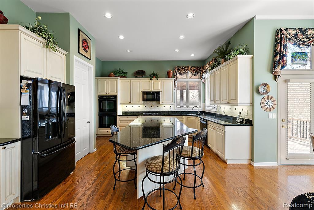 6811 BLAKEWOOD, West Bloomfield, MI — Photo 46