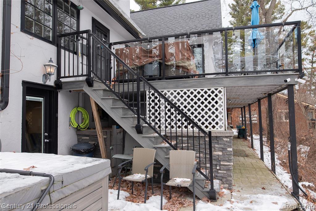 910 W Pine Tree Road W, Lake Orion, MI 48362 — Photo 42