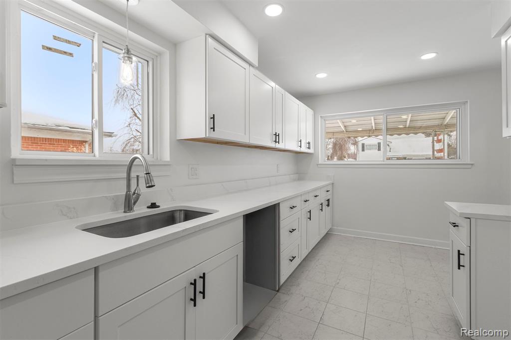 8932 Wormer, Redford, MI 48239 — Photo 10