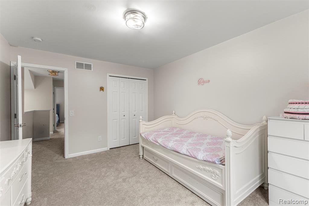 7978 Hoffman Drive, Waterford, MI 48327 — Photo 27