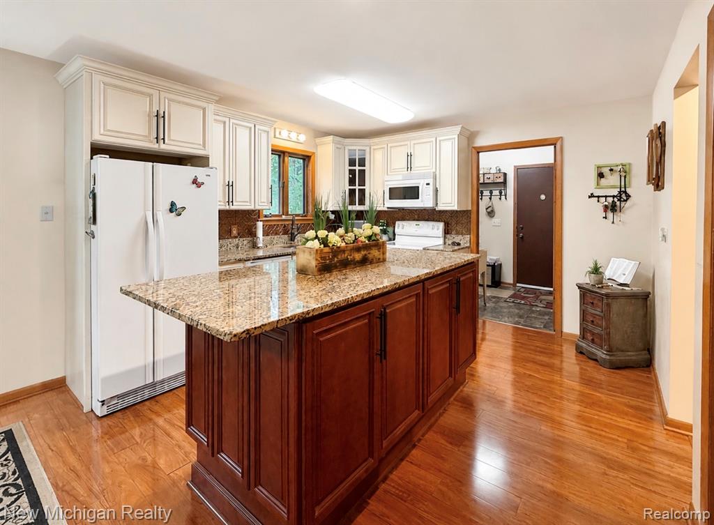7156 River Road, Flushing, MI 48433 — Photo 10