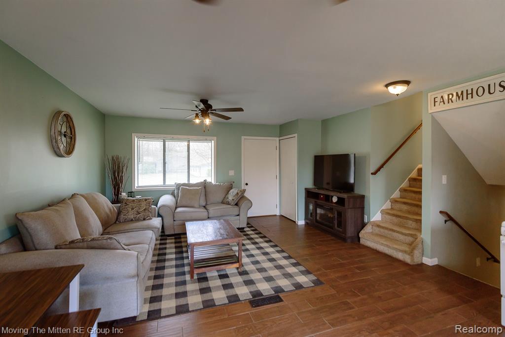 21775 Clemmons Court, Belleville, MI 48111 — Photo 4