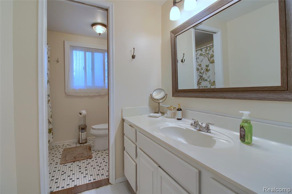 8650 Buffalo Drive, Commerce Twp, MI 48382 — Photo 25