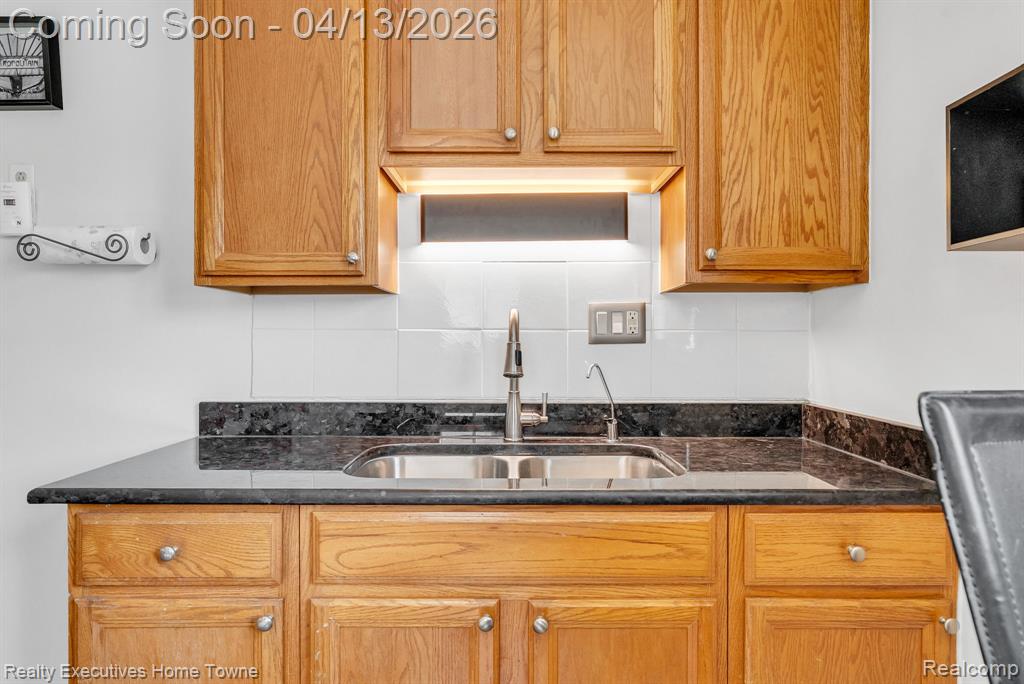 29940 John J Street, Roseville, MI 48066 — Photo 18