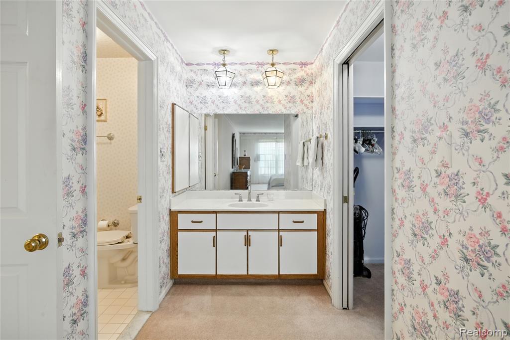19710 W 13 Mile Road, 211, Beverly Hills, MI 48025 — Photo 28