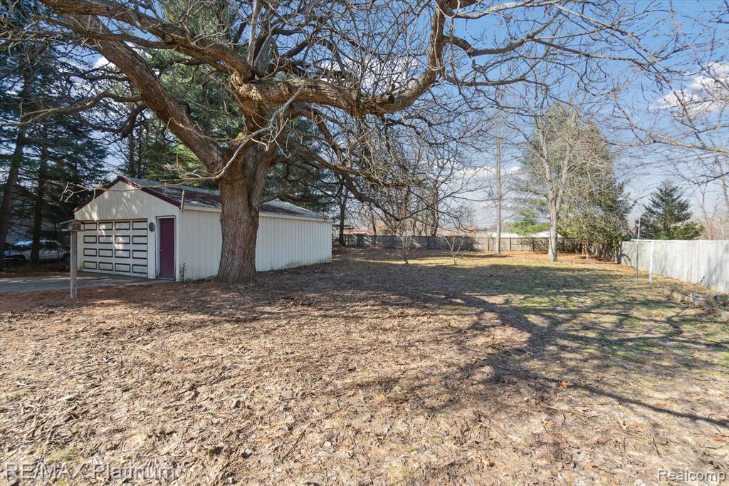 430 WILD OAK Lane, Perry, MI 48872 — Photo 40
