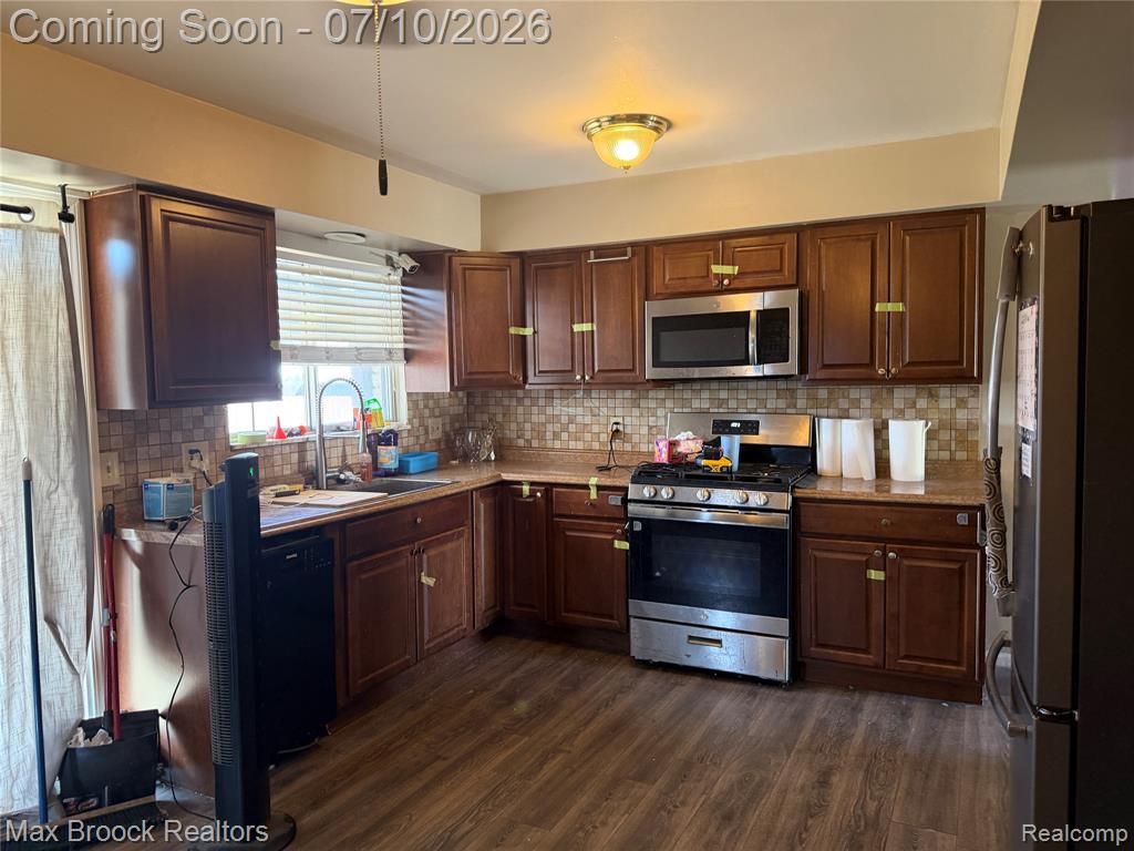 7094 Jenerous Drive, Center Line, MI 48015 — Photo 2