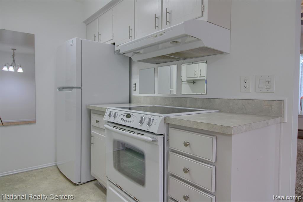 3421 HILLSIDE Drive, 23, Royal Oak, MI 48073 — Photo 13