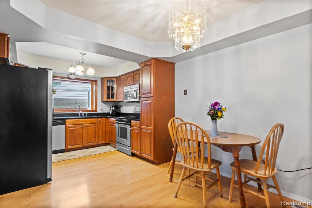 5645 WEDGEWOOD Road, Canton, MI 48187 — Photo 9