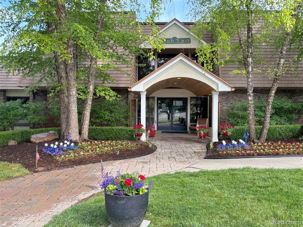 5370 Breeze Hill Place, Troy, MI 48098 — Photo 41