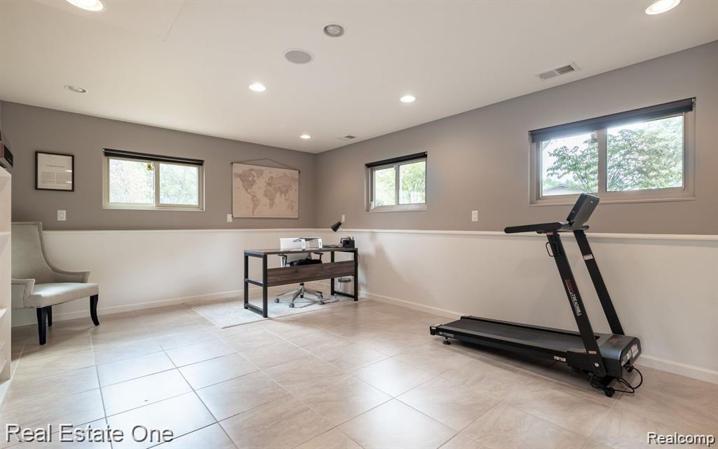 2728 DEVONSHIRE, Leonard, MI 48367 — Photo 26