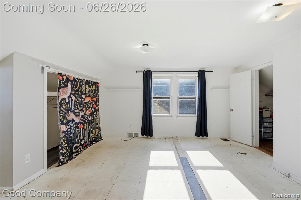 520 E Muir Avenue, Hazel Park, MI 48030 — Photo 22