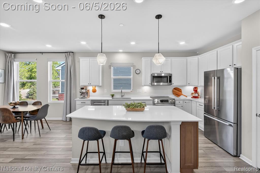 38681 Chasewood Court, Farmington, MI 48335 — Photo 5