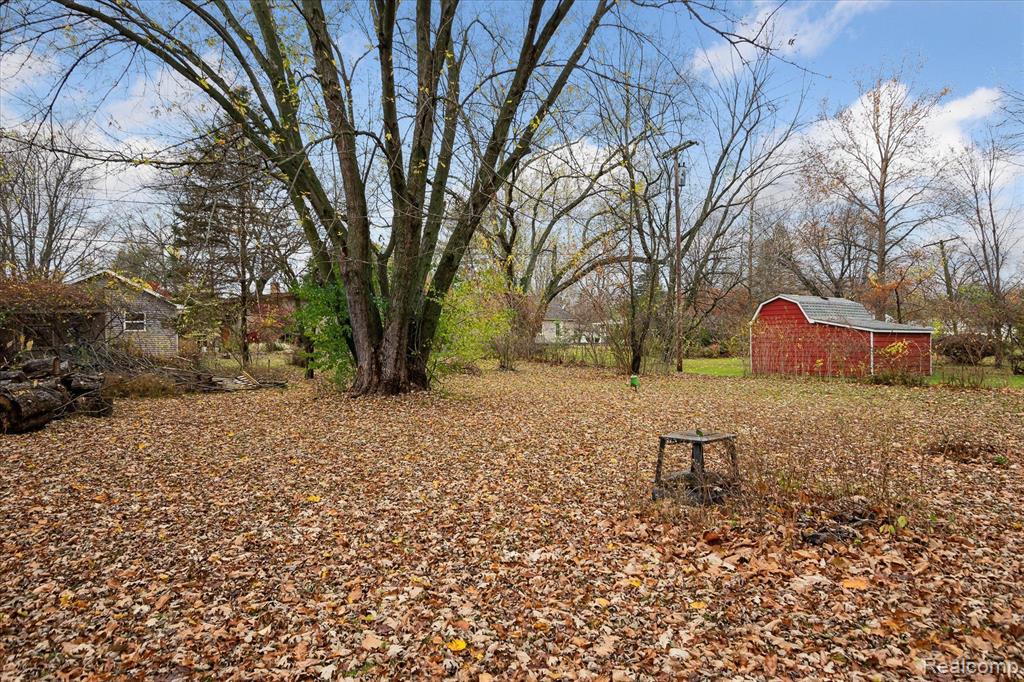 8537 Moms Drive, Belleville, MI 48111 — Photo 40