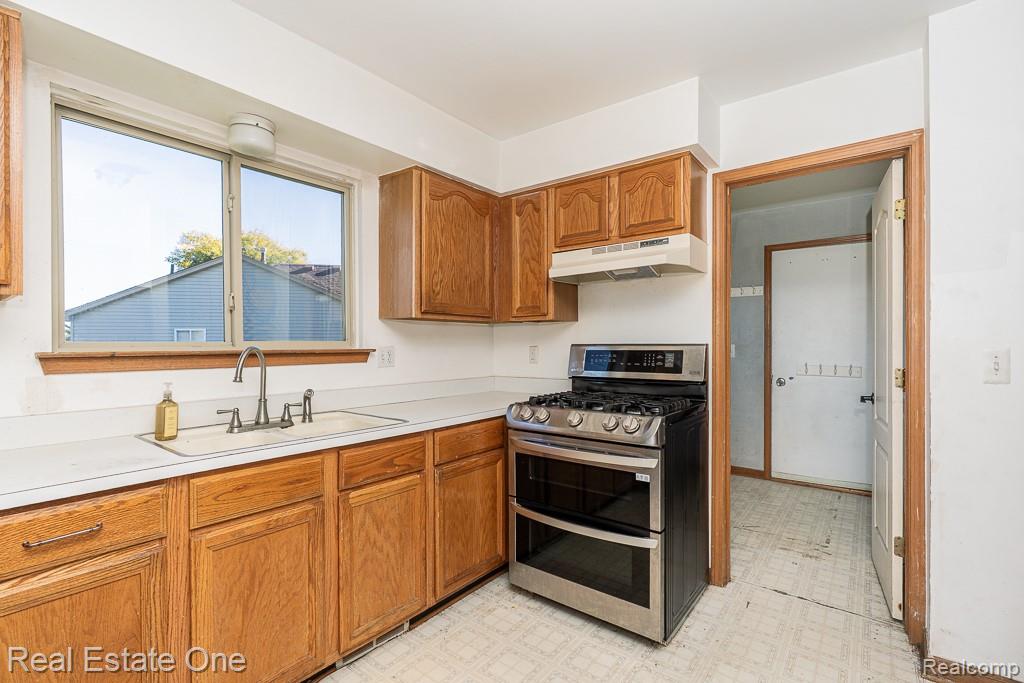 48749 Smokey Glen Court, New Baltimore, MI — Photo 30