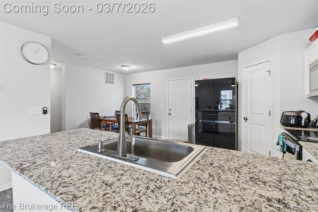 1640 Golfview Drive, Ypsilanti, MI 48198 — Photo 11