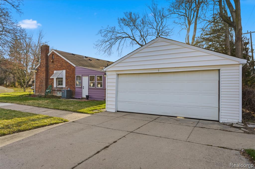 14000 Lincoln Street, Oak Park, MI 48237 — Photo 29