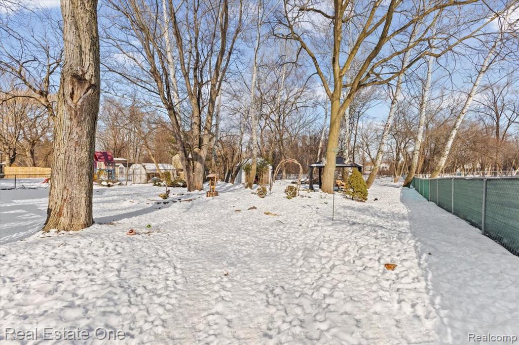2931 Wisconsin Road, Troy, MI 48083 — Photo 37