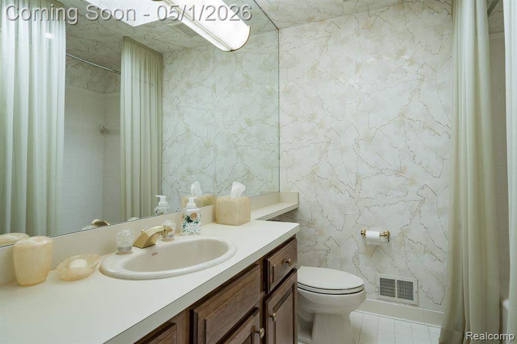 26230 Harbour Pointe Drive S, #44, Harrison Township, MI — Photo 41