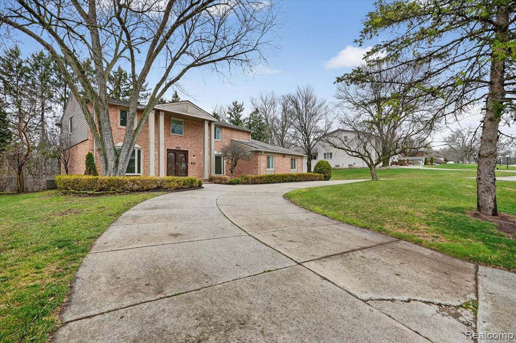 21770 Riverview Drive, Beverly Hills, MI 48025 — Photo 2