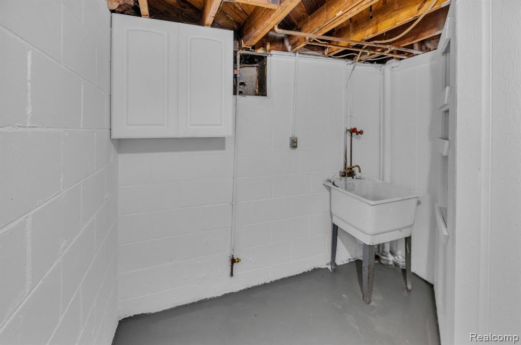 8001 JACKSON Street, Taylor, MI 48180 — Photo 24