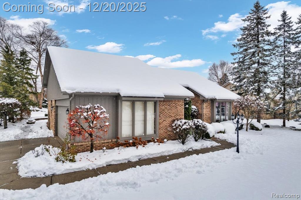6845 Serenity Drive, Troy, MI 48098 — front exterior