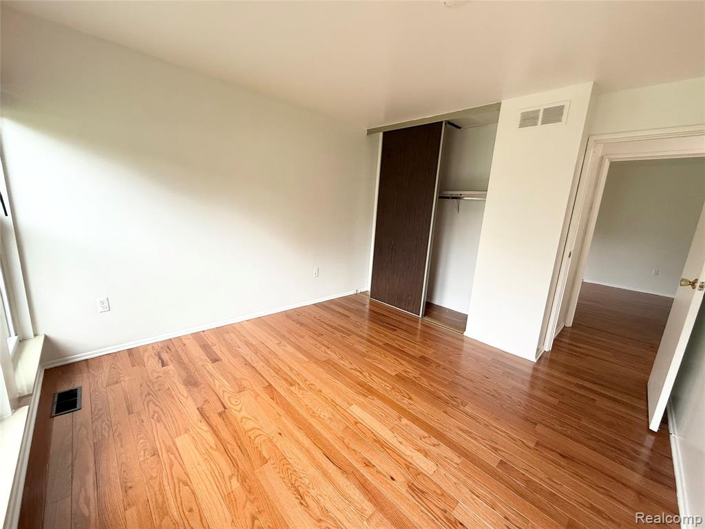 39613 Village Wood Ln, Novi, MI — Photo 18