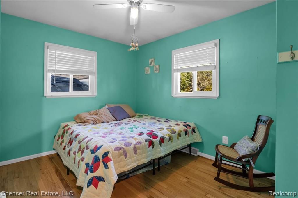 5726 Sutherland Drive, Waterford, MI 48327 — Photo 16