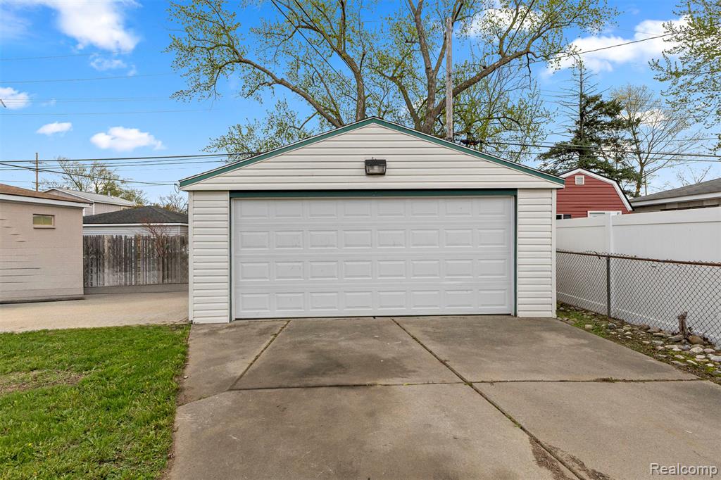 5629 Katherine Street, Dearborn Heights, MI 48125 — Photo 24