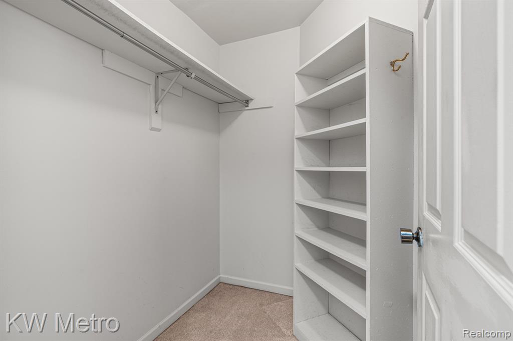 29263 W CHANTICLEER Drive, Southfield, MI 48034 — Photo 24
