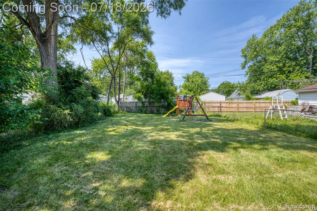 5660 Kingston Street, Dearborn Heights, MI 48125 — Photo 30