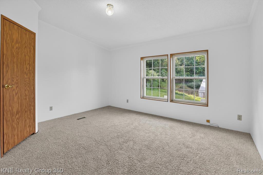 4884 Piersonville Road, Columbiaville, MI 48421 — Photo 9
