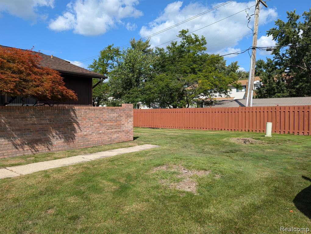26752 SUMMERDALE Drive, Southfield, MI 48033 — Photo 4