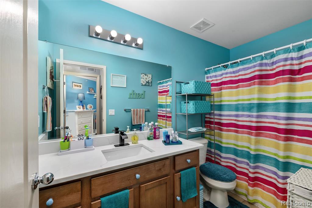 340 N Wixom Road, Wixom, MI 48393 — Photo 15