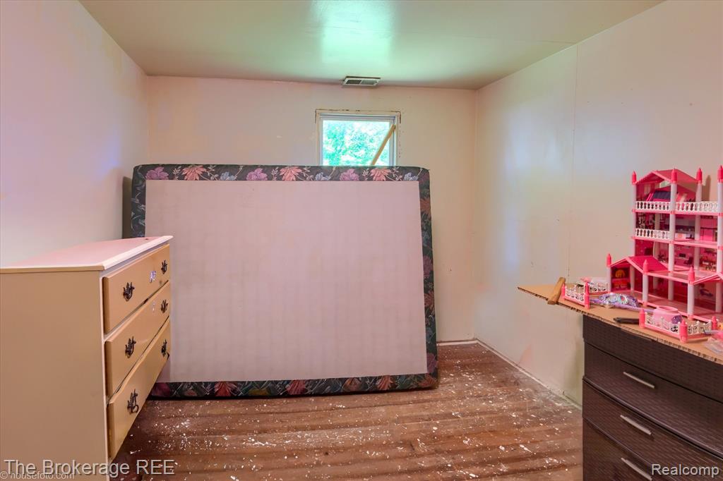 2453 Clarice Avenue, Burton, MI 48519 — Photo 13