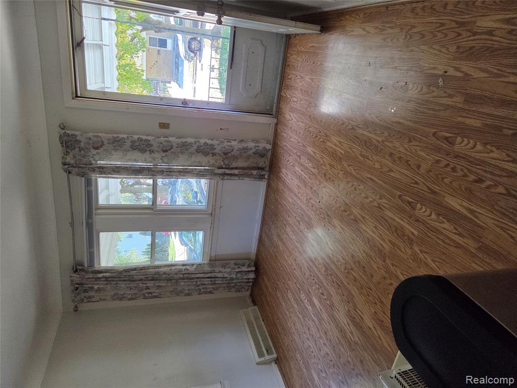 2138 Ridgemont Road, Grosse Pointe Woods, MI 48236 — Photo 3